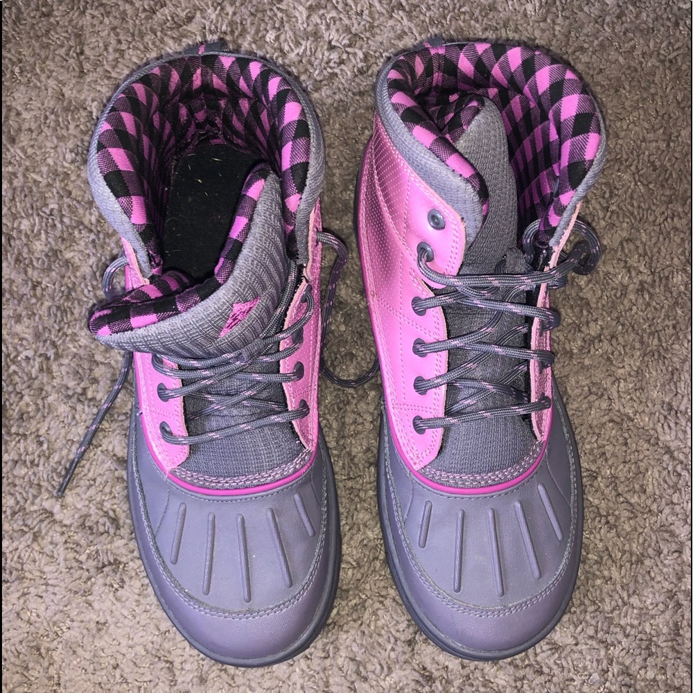 Nike ACG girls 6.5 boot New!